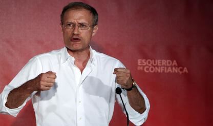 Milhões da 'troika' para a banca devem ser aplicados na CGD para reanimar economia - Louçã